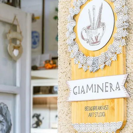 Giaminera Art Studio Panzió *